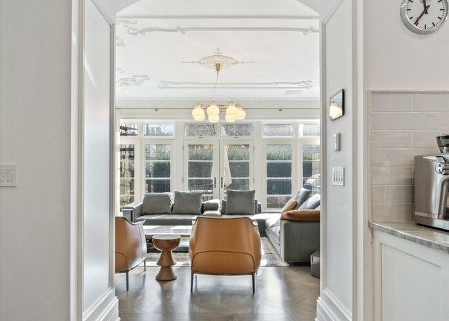 Building Photo - 441 W Deming Pl