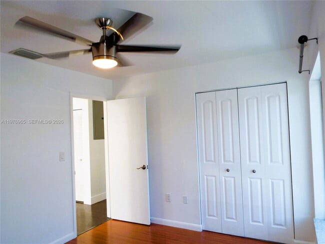 Building Photo - 422 SW 88th Pl