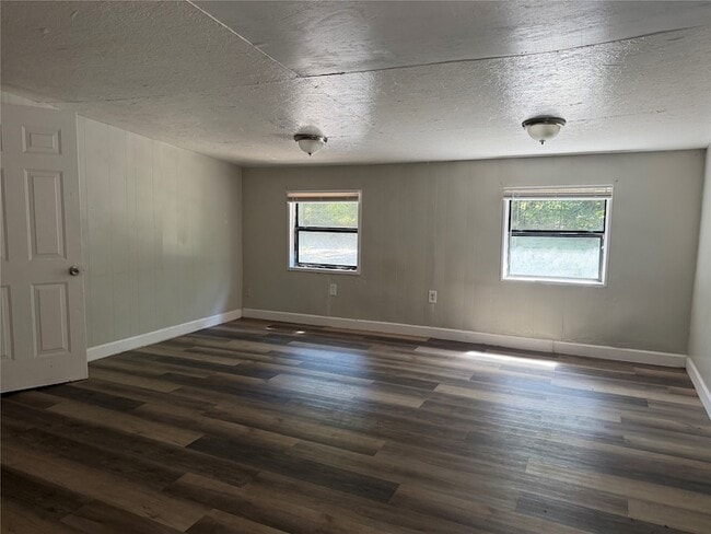 Building Photo - 16423 Stinson Ln