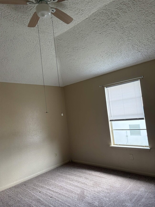 Building Photo - 9711 Pine Pass Dr