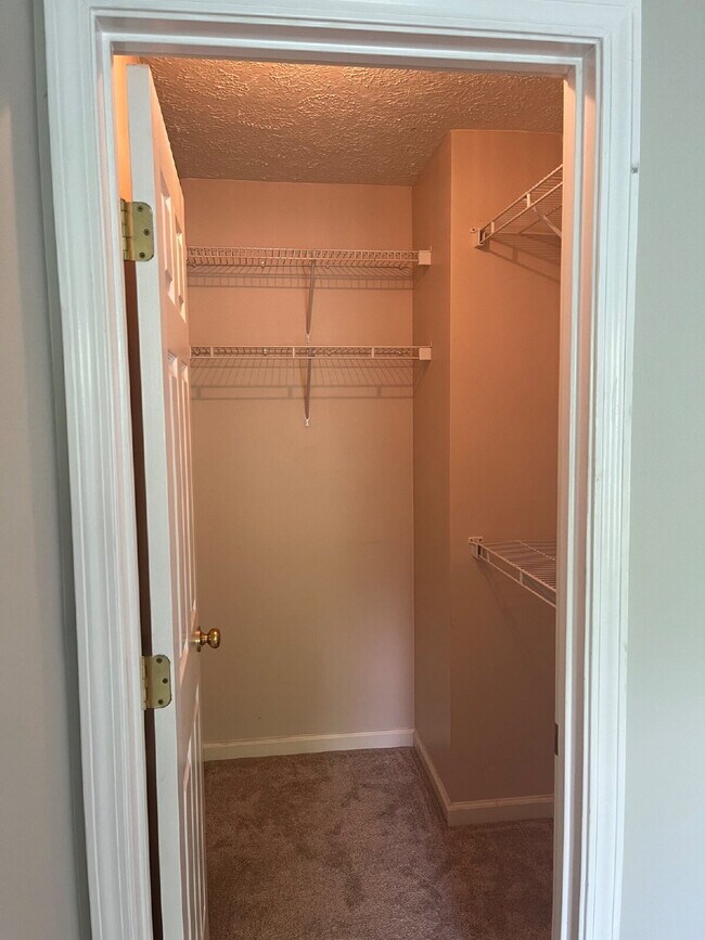 Building Photo - "Spacious 4-Bedroom Gem in Hermitage with 2.5 Baths and 1,824 Sq Ft of Comfort!"