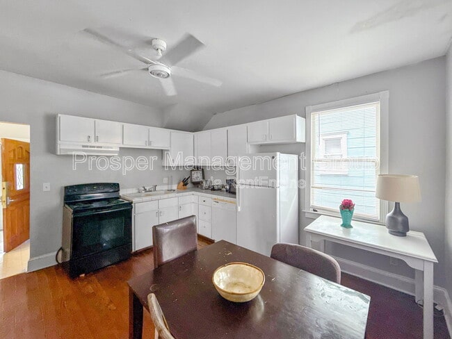 Building Photo - 311 Sumter St