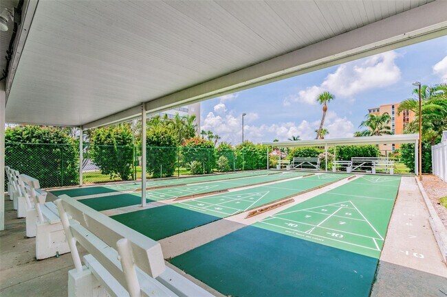 Building Photo - 7600 Sun Island Dr S