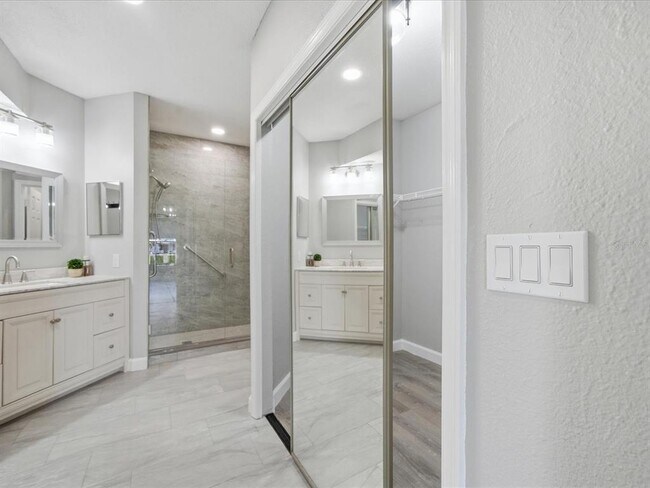 Building Photo - 11510 Shipwatch Dr