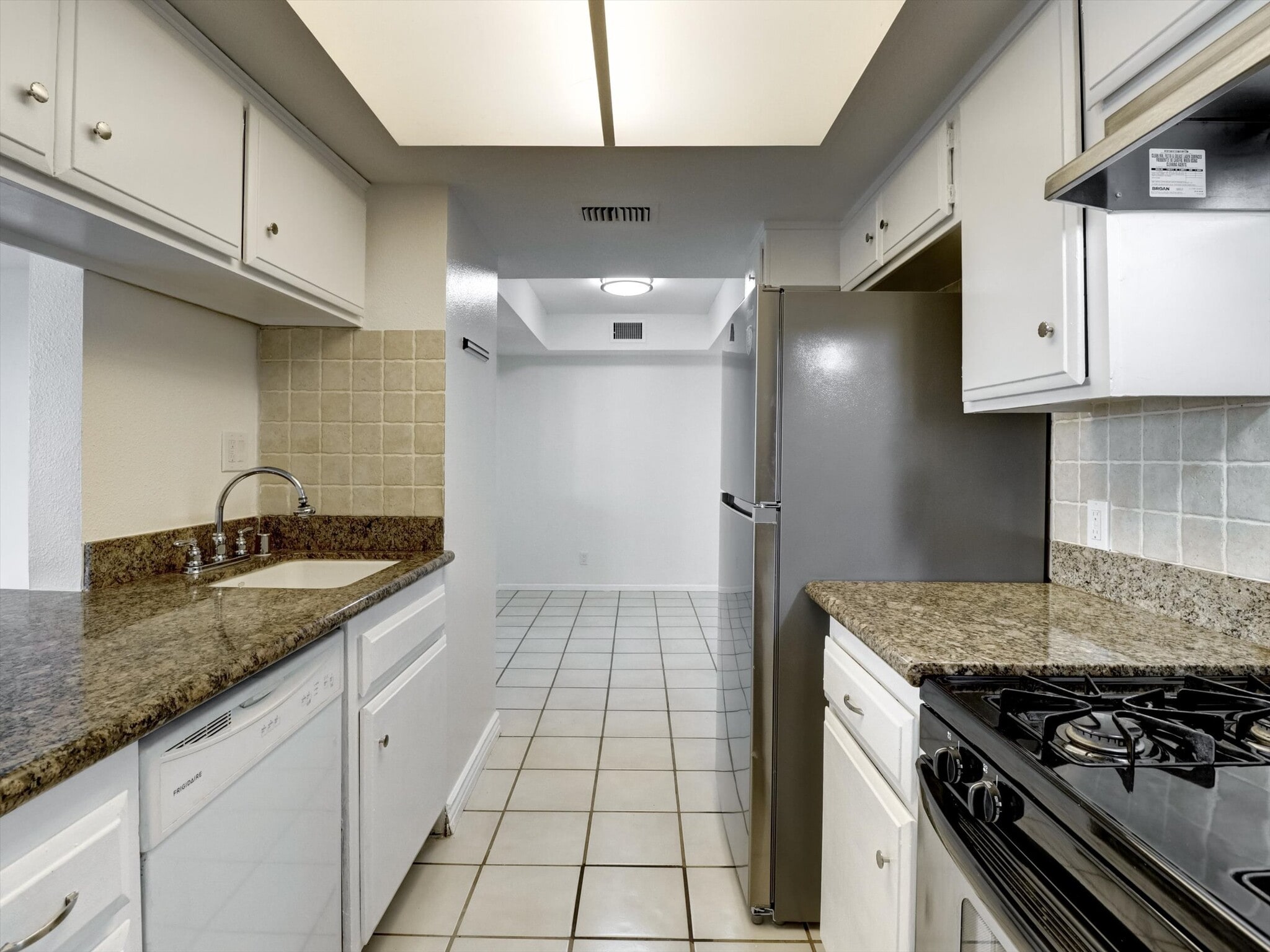 Building Photo - 1490 S Camino Real