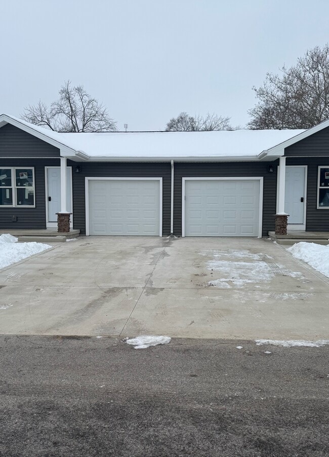 Building Photo - South Harrison Duplex