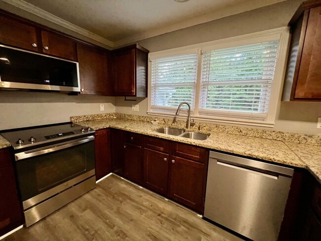 Building Photo - 2033 Univeter Rd