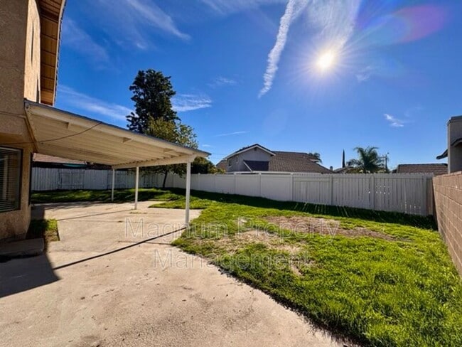 Building Photo - 24473 St Thomas Ave