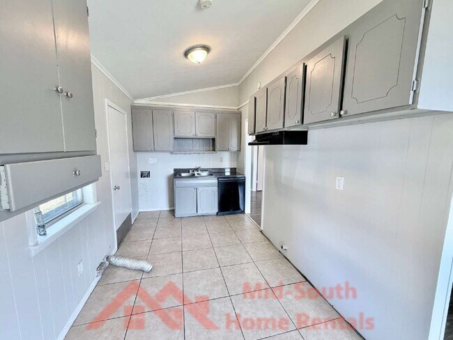 Building Photo - 2298 Dells Ave