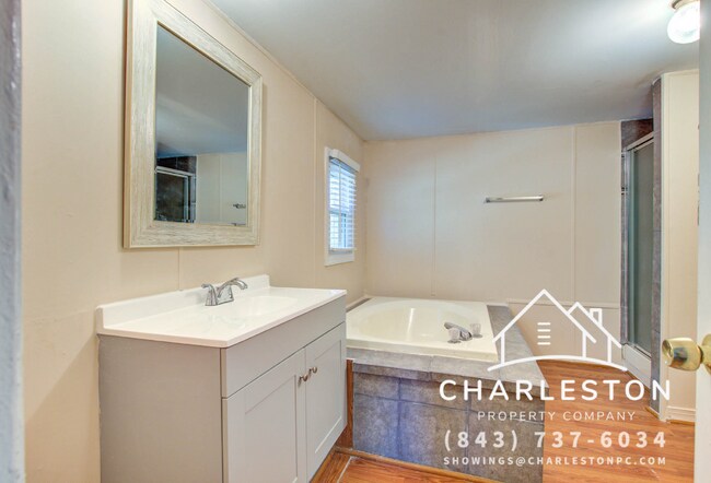 Building Photo - 756 Seaman Ln