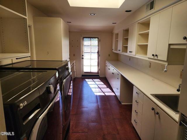 Building Photo - 1282 Fairway Dr