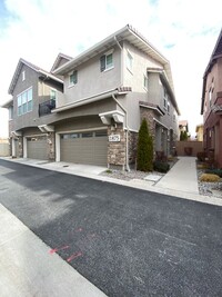 Building Photo - Townhouse In Damonte Ranch