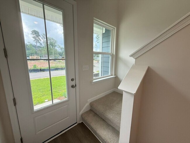 Building Photo - 463 Martins Creek Blvd