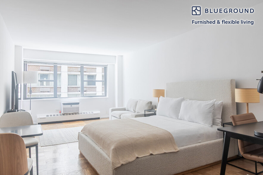 Building Photo - 330 E 46th St