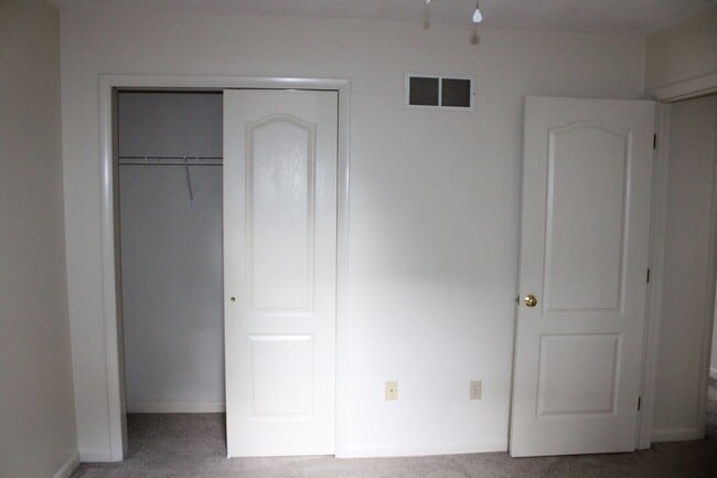 Building Photo - 267 Ark Dr
