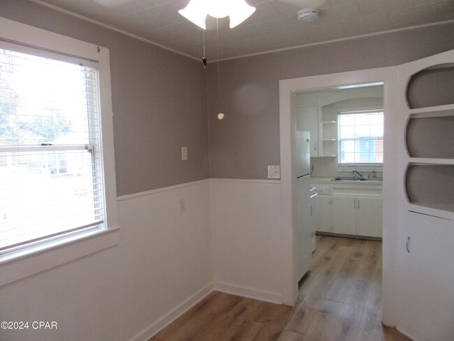 Building Photo - 1708 Louise Ave