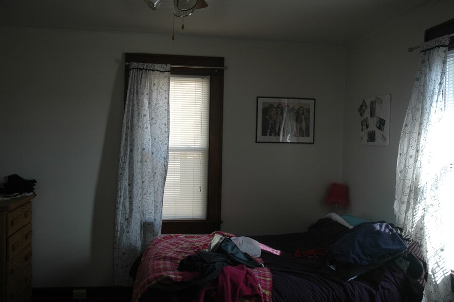 Building Photo - 724 1/2 McLane Ave