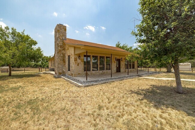 Building Photo - 12380 FM487