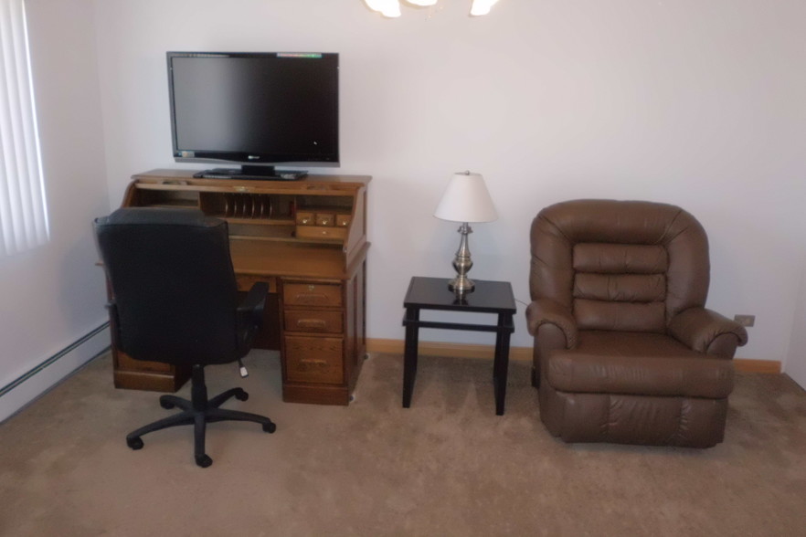 Office/Den - 745 S Alton Way