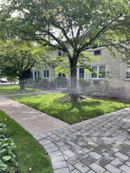 Building Photo - 470 Valley Rd