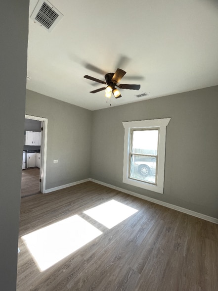 Building Photo - 214 Treymore Ave NW