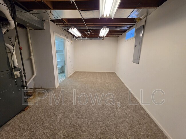 Building Photo - 4747 Danbury St NE