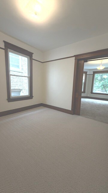 Building Photo - 4511 N Greenview Ave