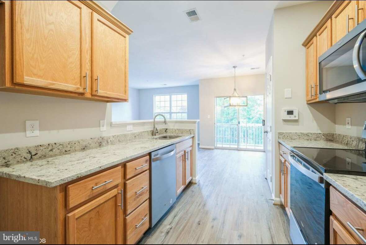 Building Photo - 14417 Hampshire Hall Ct