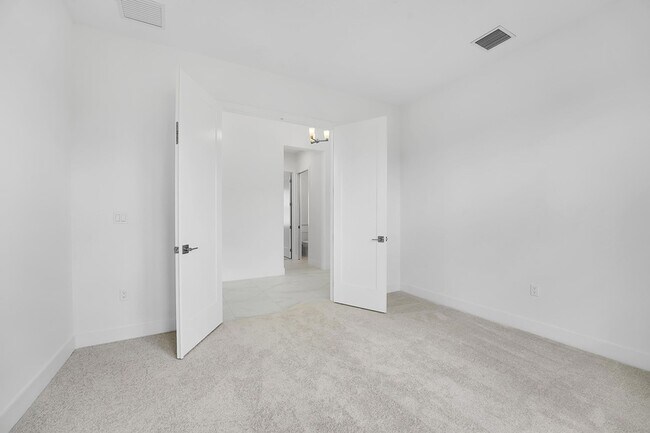 Building Photo - 13069 Feathering Wy