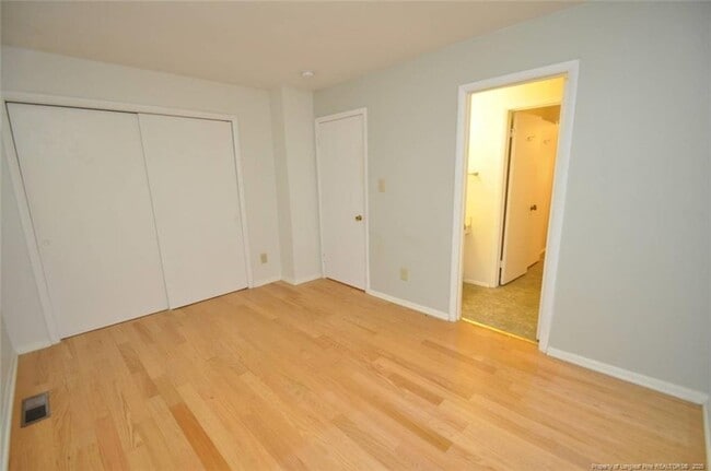 Building Photo - 1133 Schaub Dr