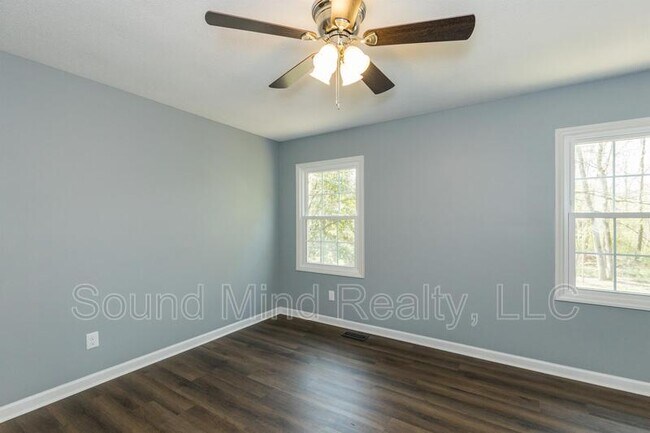 Building Photo - 409 Foxhall Dr