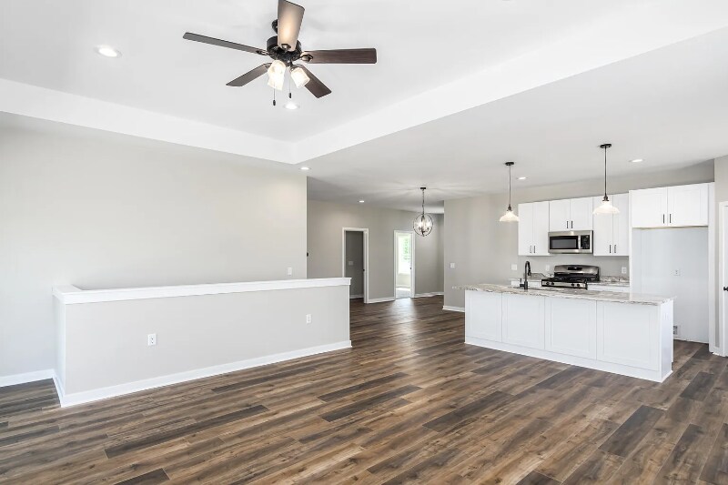 Building Photo - 946 Kings Dr