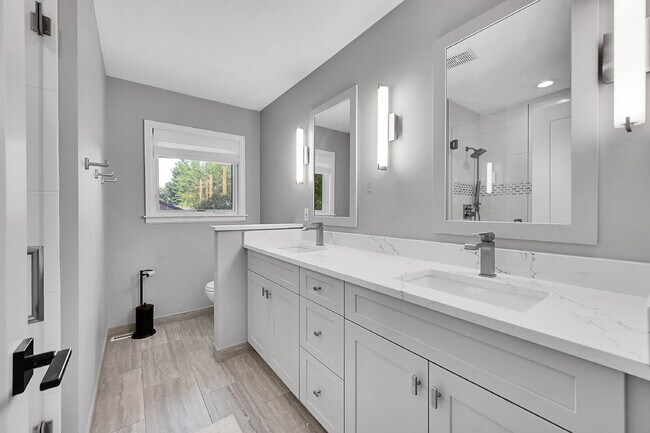 Building Photo - $6,850.00 - 5 Bedrooms, 3.5 Bathrooms, Sin...