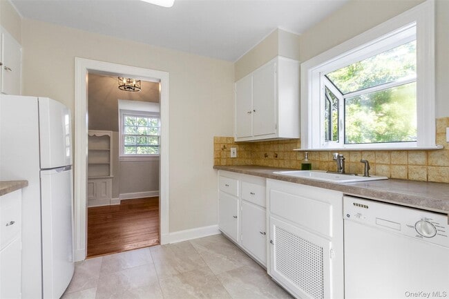 Building Photo - 47 Brookfield Pl