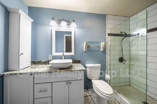 Building Photo - 153 Oak Valley Dr