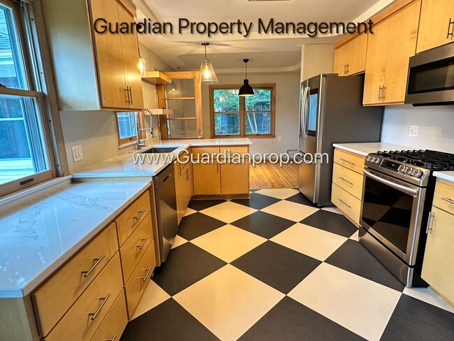 Primary Photo - South Minneapolis Single Family Home, Fenc...