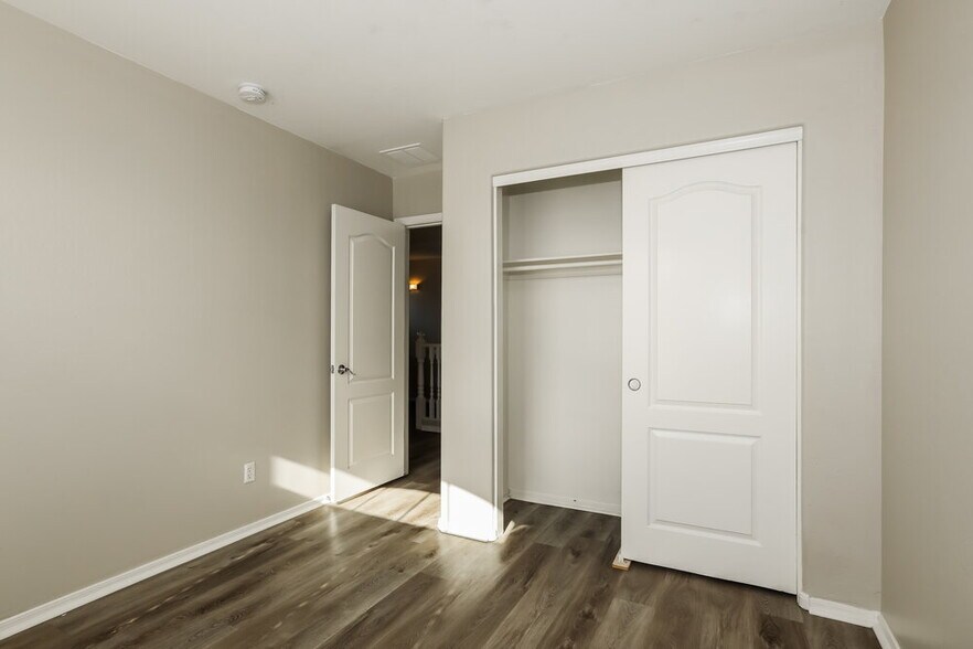 Building Photo - 17378 W Holland Ln