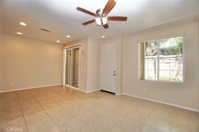 Building Photo - 41845 Davenport Way