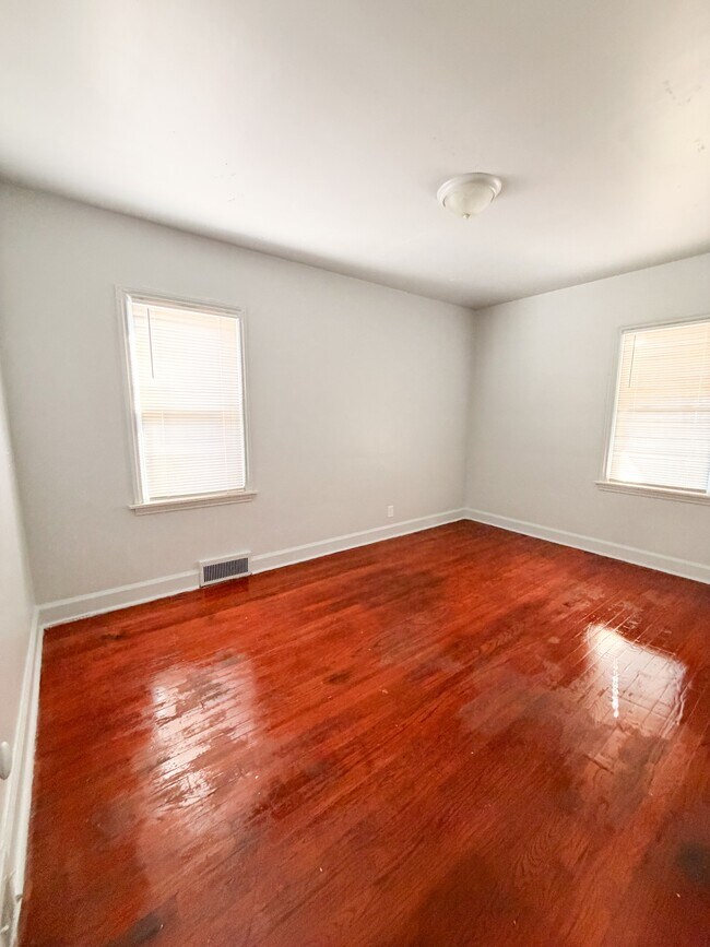 Building Photo - 18961 Steel St