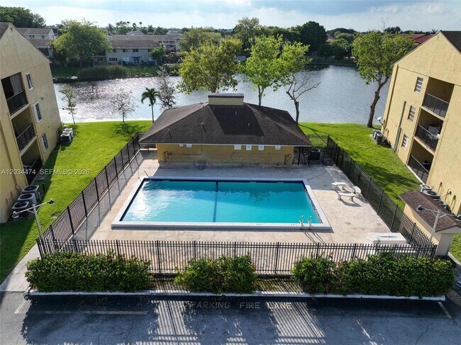 Building Photo - 15460 SW 82nd Ln