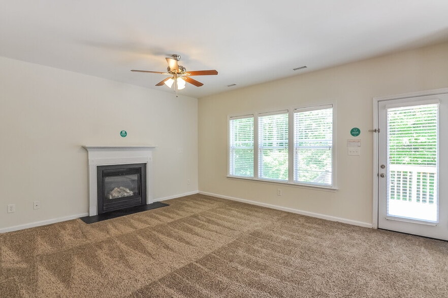 Building Photo - 180 Willowbrook Cir