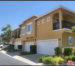 Building Photo - 27960 Trillium Ln