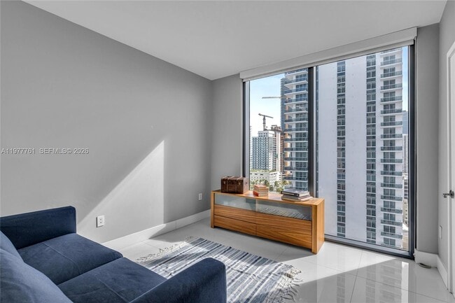 Building Photo - 460 NE 28th St