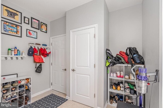 Building Photo - 24846 Somerby Dr
