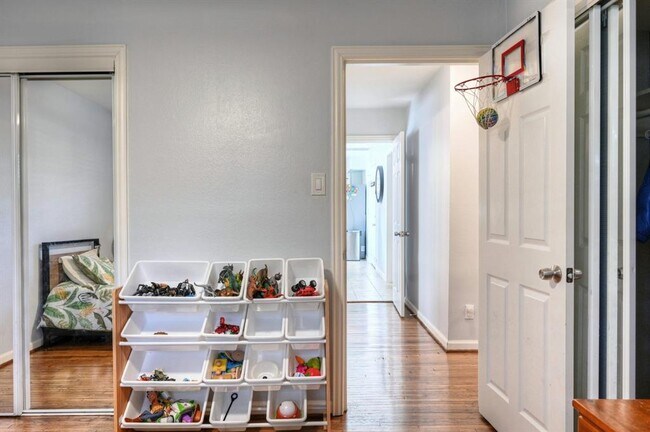 Building Photo - 9527 Vilven Ln