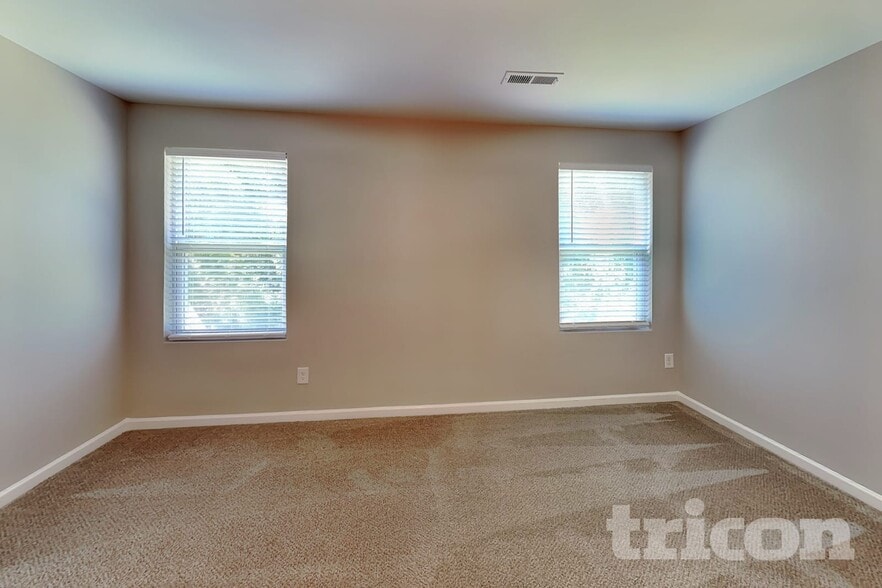 Building Photo - 135 Coddington Ln