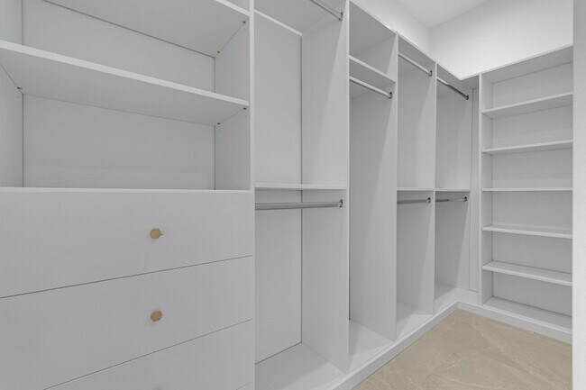 Building Photo - 129 Indies Dr S