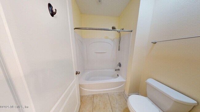 Building Photo - 15707 Lexington Park Blvd