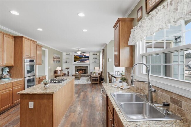 Building Photo - 8205 Applewood Ct
