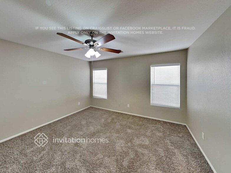Building Photo - 22858 W Solano Dr